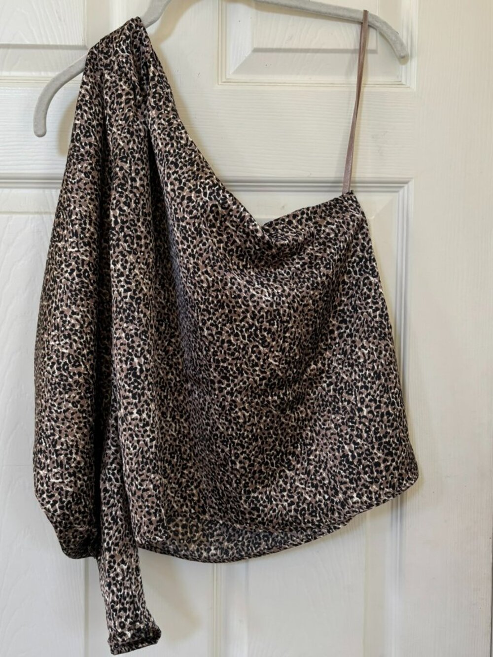 NWT WHBM Taupe, Black and White Leopard Print One-Shoulder Asymmetrical Blouse 8 - Picture 5 of 9